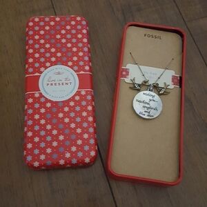 Fossil‎ Fly Free Engraved Bird Charm Necklace Silver Tone with Collector Tin